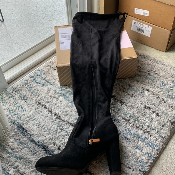 Black over the knee boots - Picture 2 of 3